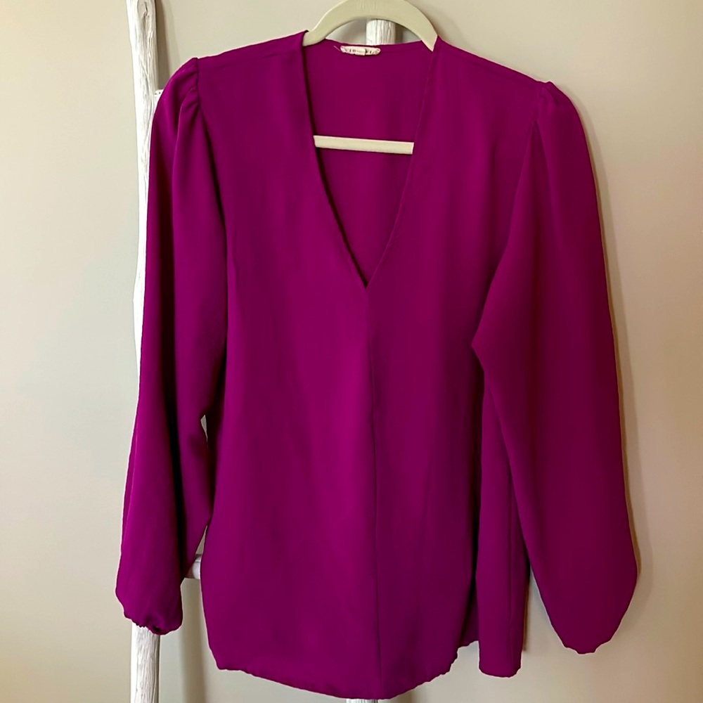 Women’s silky top size S